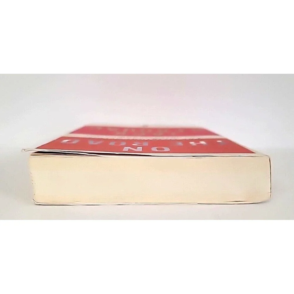 On the Road: The Original Scroll (Penguin Classics Deluxe Edition) Jack Kerouac